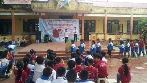Trường tiểu học Đông Kết giao lưu với hội khuyết tật Việt Nam