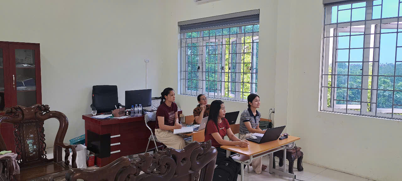 <a href='https://c1dongketkc.hungyen.edu.vn/tin-tuc/truong-tieu-hoc-dong-ket-tham-gia-tap-huan-boi-duong-giao-vien-su-dung-bo-sach-giao-khoa-dao-duc-lop-3-thong-nhat-toan-quoc.html'>TRƯỜNG TIỂU HỌC ĐÔNG KẾT THAM GIA TẬP HUẤN, BỒI DƯỠNG GIÁO VIÊN SỬ DỤNG BỘ SÁCH GIÁO KHOA ĐẠO ĐỨC LỚP 3 THỐNG NHẤT TOÀN QUỐC</a>
