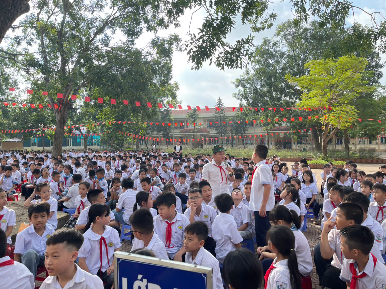 <a href='https://c1dongketkc.hungyen.edu.vn/tin-tuc/hoat-dong-ngoai-khoa-chu-de-truyen-thong-nha-truong.html'>HOẠT ĐỘNG NGOẠI KHÓA CHỦ ĐỀ "TRUYỀN THỐNG NHÀ TRƯỜNG"</a>