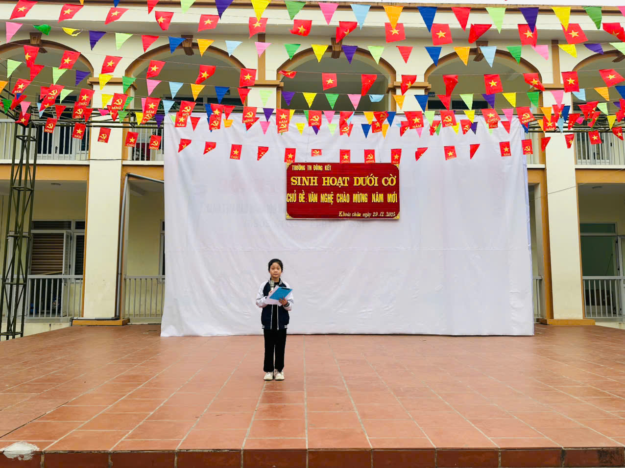 <a href='https://c1dongketkc.hungyen.edu.vn/tin-tuc/hoat-dong-ngoai-khoa-chu-de-chao-mung-nam-moi.html'>HOẠT ĐỘNG NGOẠI KHÓA CHỦ ĐỀ "CHÀO MỪNG NĂM MỚI"</a>