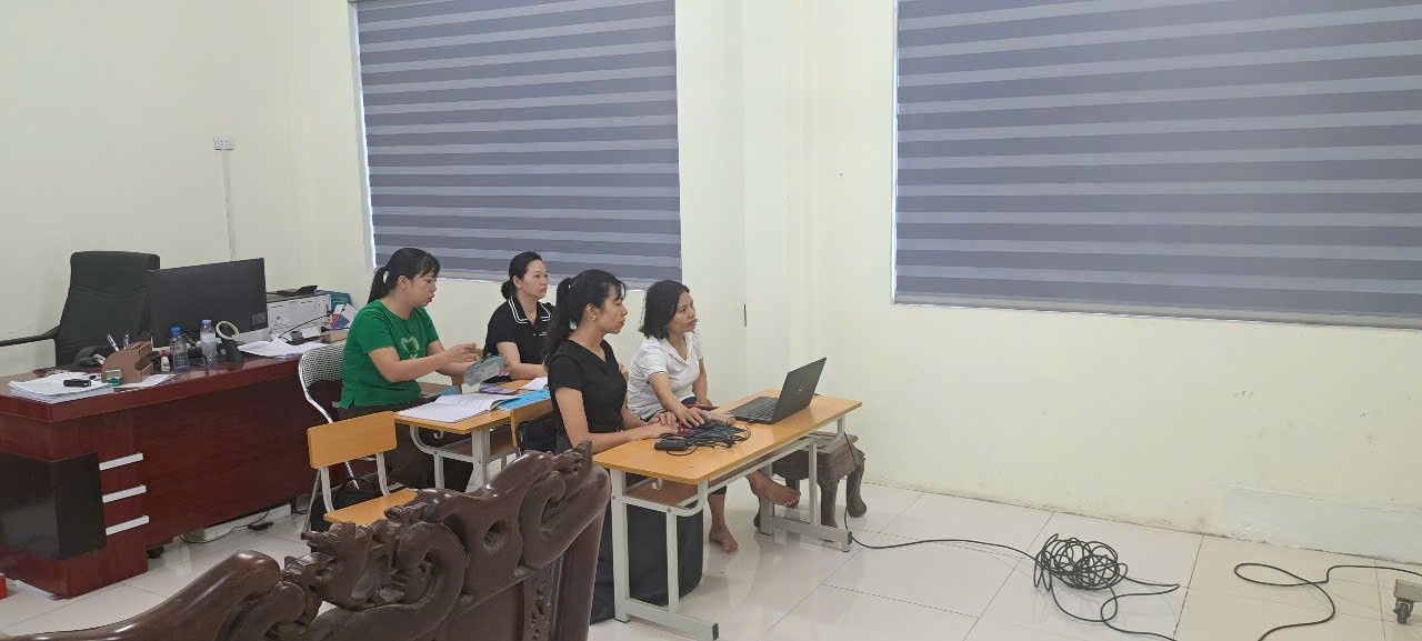 <a href='https://c1dongketkc.hungyen.edu.vn/tin-tuc/truong-th-dong-ket-tham-gia-tap-huan-boi-duong-giao-vien-su-dung-sach-giao-khoa-mon-dao-duc-lop-4-theo-bo-sach-giao-khoa-thong-nhat-toan-quoc.html'>TRƯỜNG TH ĐÔNG KẾT THAM GIA TẬP HUẤN, BỒI DƯỠNG GIÁO VIÊN SỬ DỤNG SÁCH GIÁO KHOA MÔN ĐẠO ĐỨC LỚP 4 THEO BỘ SÁCH GIÁO KHOA THỐNG NHẤT TOÀN QUỐC</a>