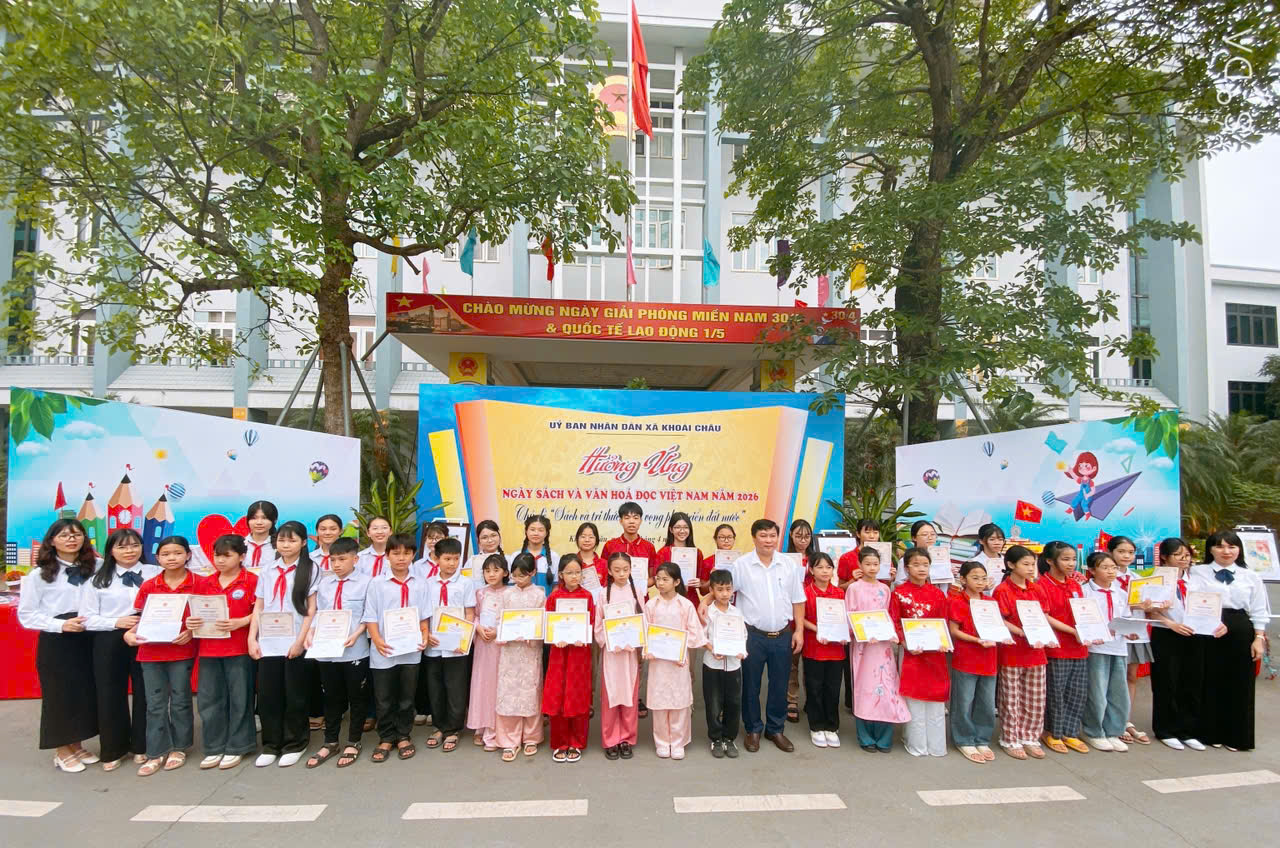 <a href='https://c1dongketkc.hungyen.edu.vn/tin-tuc/hoc-sinh-truong-tieu-hoc-dong-ket-tham-gia-trien-lam-tranh-huong-ung-ngay-sach-va-van-hoa-doc-viet-nam-nam-2026.html'>HỌC SINH TRƯỜNG TIỂU HỌC ĐÔNG KẾT THAM GIA TRIỂN LÃM TRANH HƯỞNG ỨNG NGÀY SÁCH VÀ VĂN HÓA ĐỌC VIỆT NAM NĂM 2026</a>