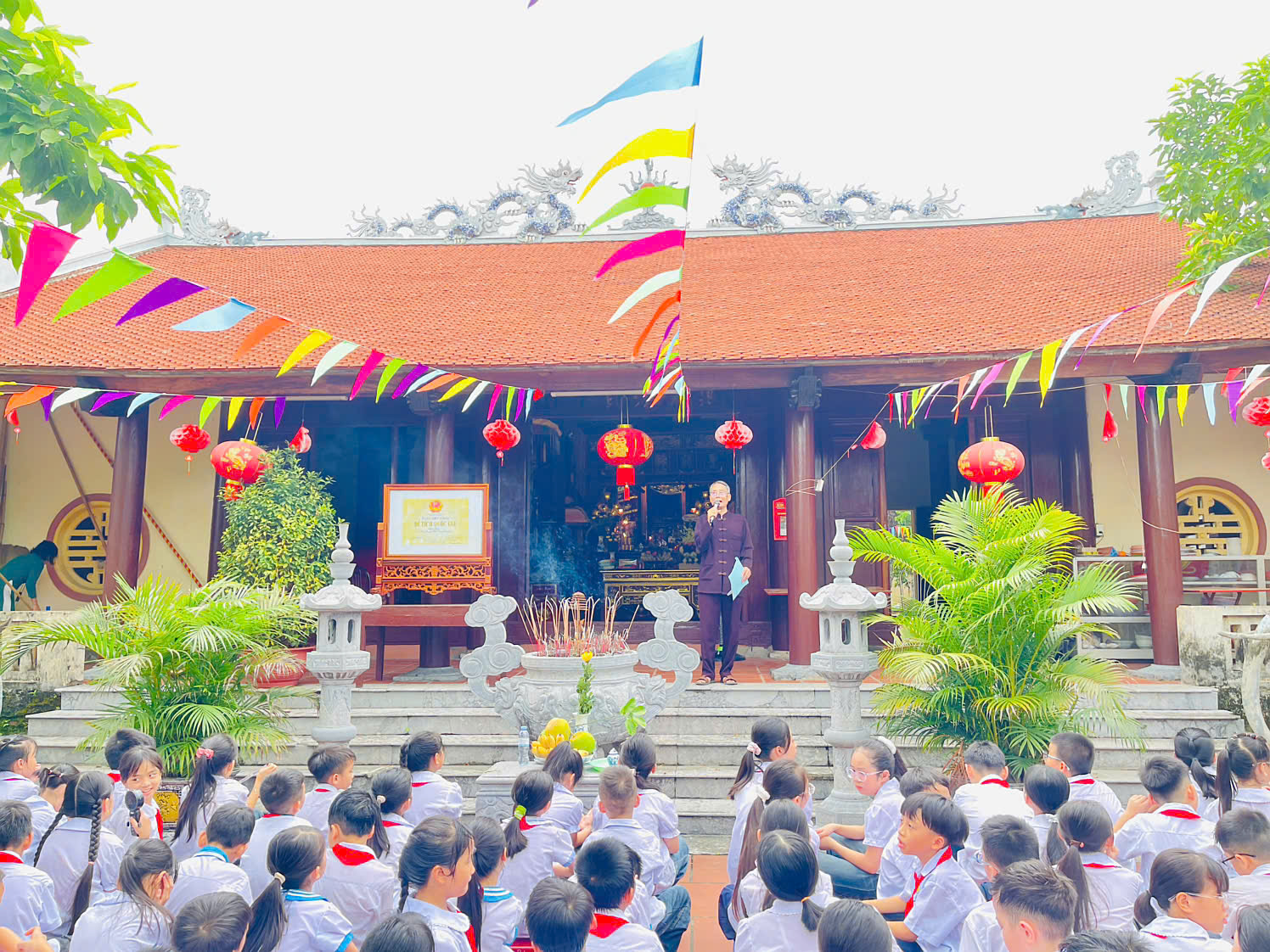 <a href='https://c1dongketkc.hungyen.edu.vn/tin-tuc/truong-tieu-hoc-dong-ket-to-chuc-hoat-dong-trai-nghiem-tai-den-hau-cho-hoc-sinh-khoi-3-4.html'>TRƯỜNG TIỂU HỌC ĐÔNG KẾT TỔ CHỨC HOẠT ĐỘNG TRẢI NGHIỆM TẠI ĐỀN HẬU CHO HỌC SINH KHỐI 3, 4</a>