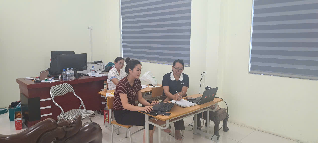 <a href='https://c1dongketkc.hungyen.edu.vn/tin-tuc/truong-tieu-hoc-dong-ket-tham-gia-tap-huan-boi-duong-giao-vien-su-dung-bo-sach-giao-khoa-dao-duc-lop-2-thong-nhat-toan-quoc.html'>TRƯỜNG TIỂU HỌC ĐÔNG KẾT THAM GIA TẬP HUẤN, BỒI DƯỠNG GIÁO VIÊN SỬ DỤNG BỘ SÁCH GIÁO KHOA ĐẠO ĐỨC LỚP 2 THỐNG NHẤT TOÀN QUỐC</a>